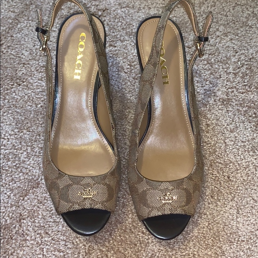 Coach classic tan wedges